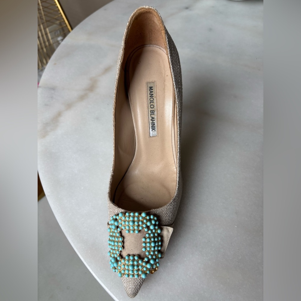 Manolo Blahnik Hangisi Flannel Beige Heels with Turquoise Accent buckle
